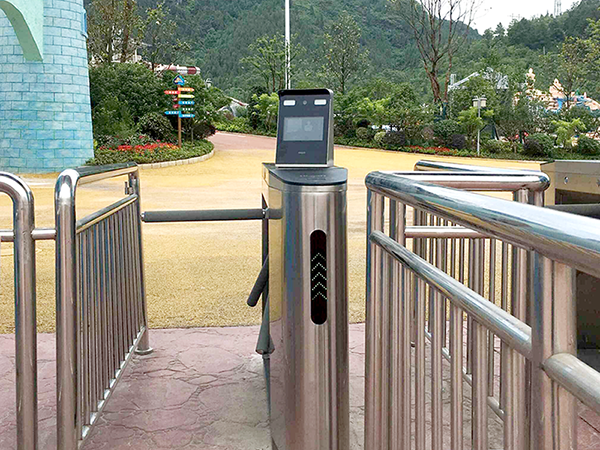 貴州銅仁彩虹海水上樂園